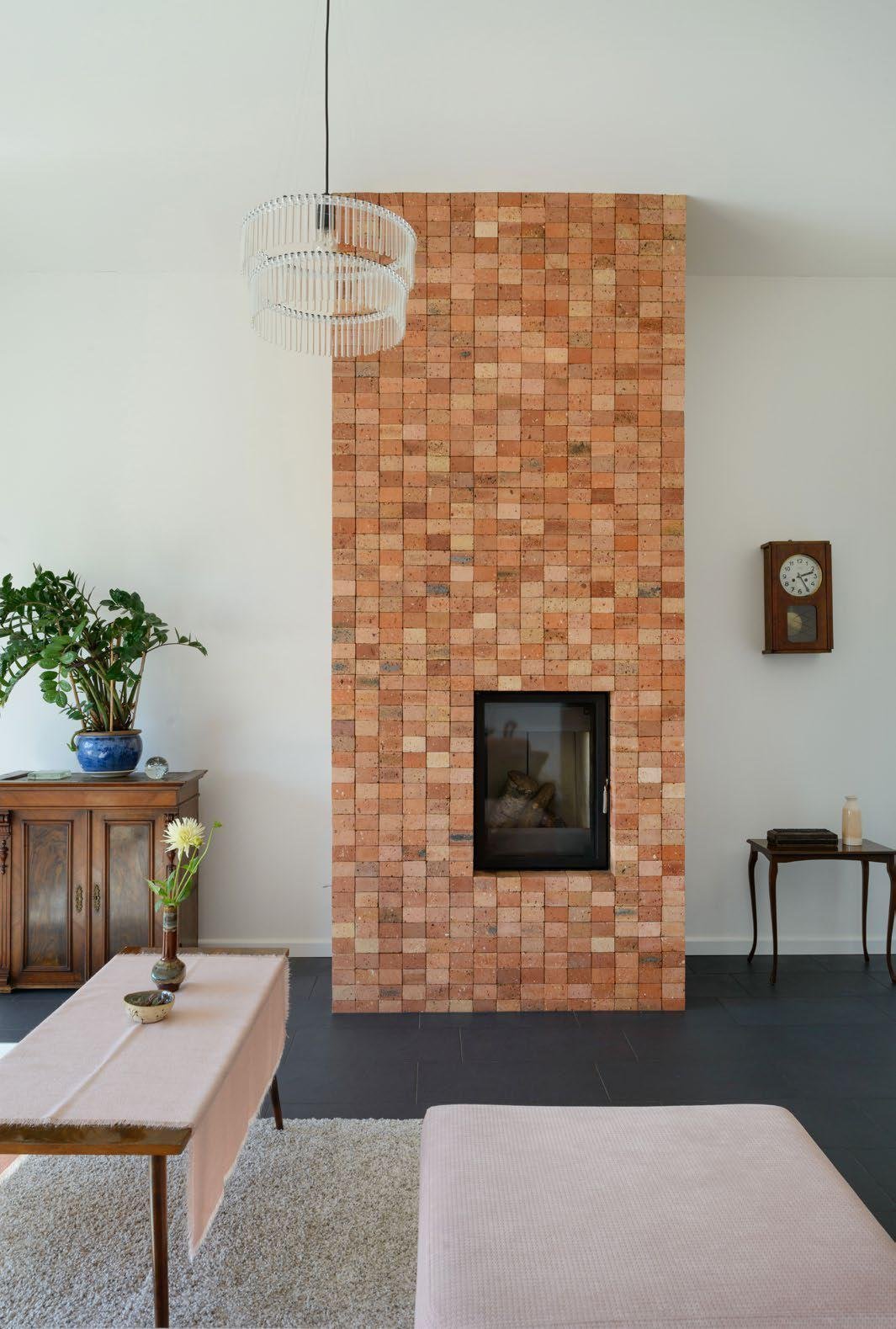 Recyklovaná cihlová fasáda zdobí dům v Gilowicích