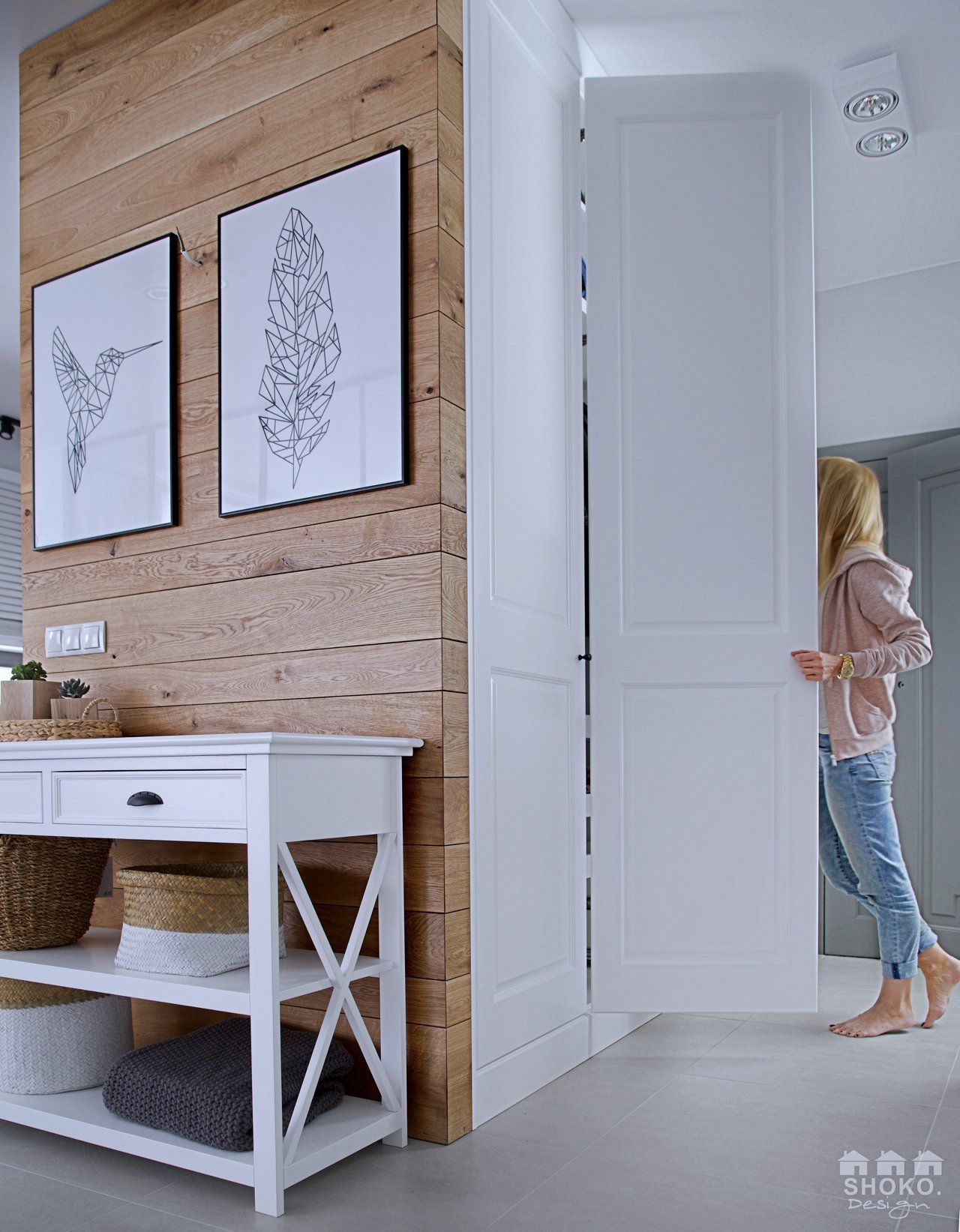 Skandinávský byt s prosklenou stěnou a tipy jak na scandi styl