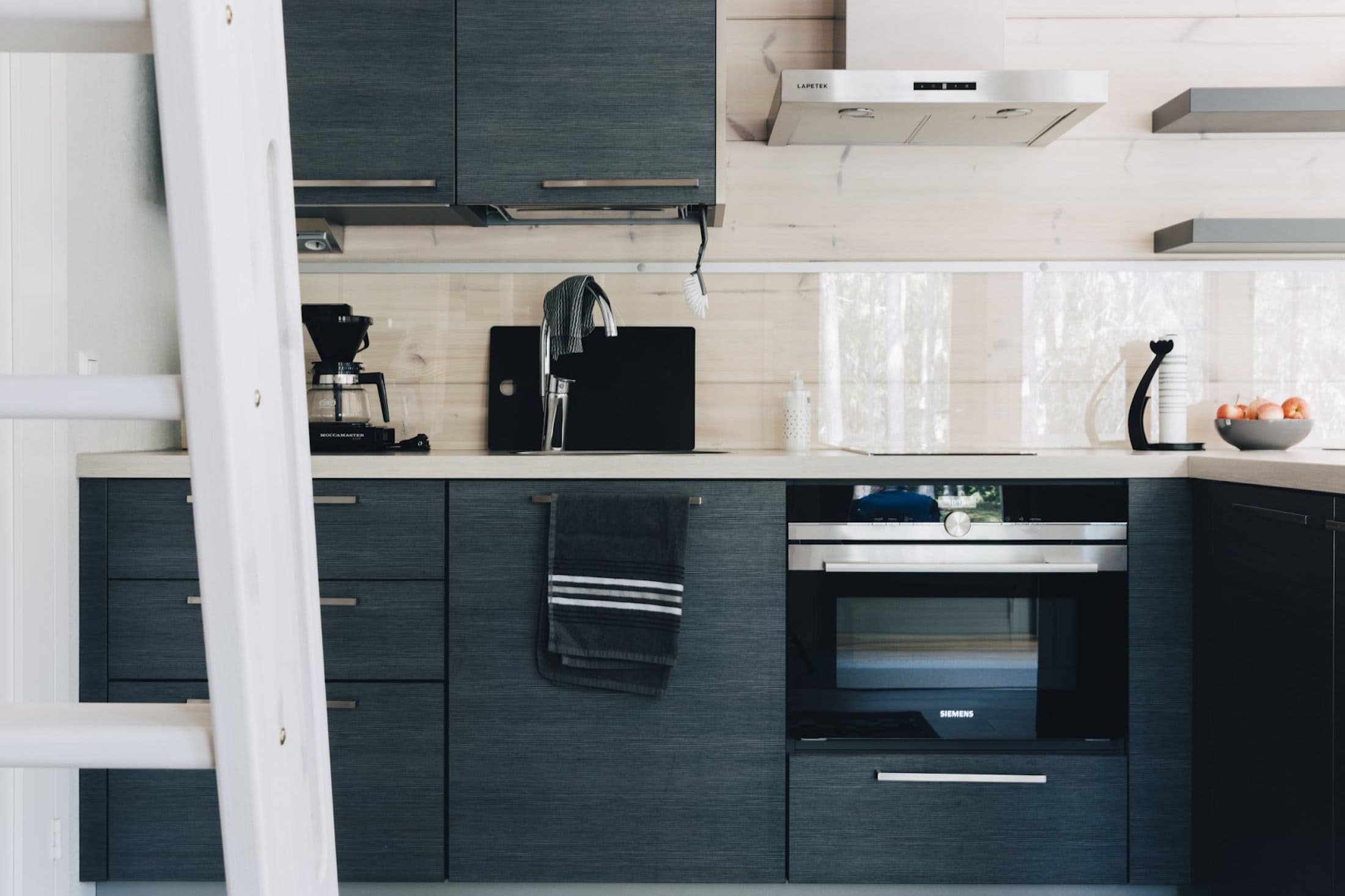 Narodil se jako bájný Phoenix, vstal z popela