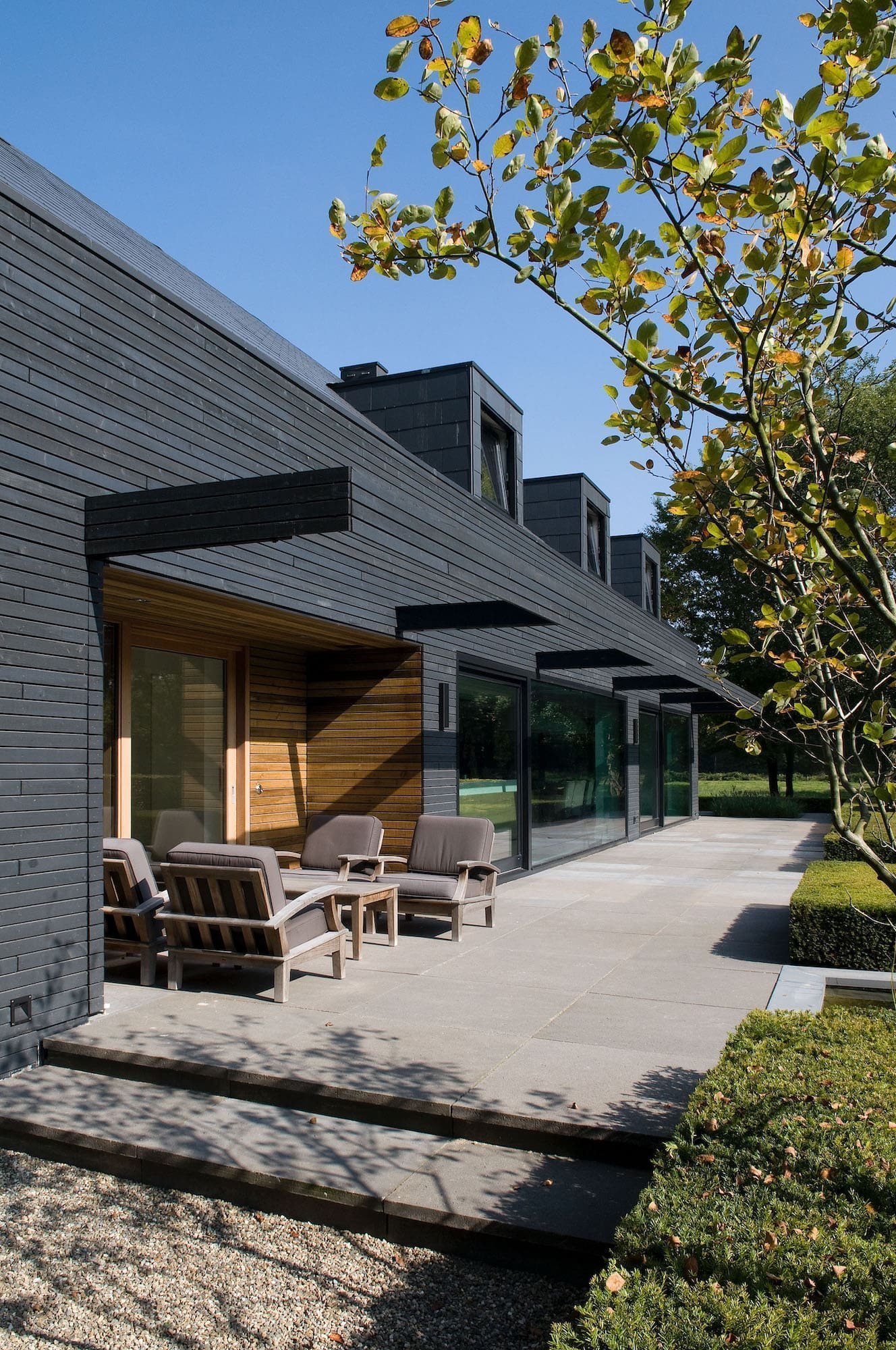 Venkovský dům s minimalistickým interiérem