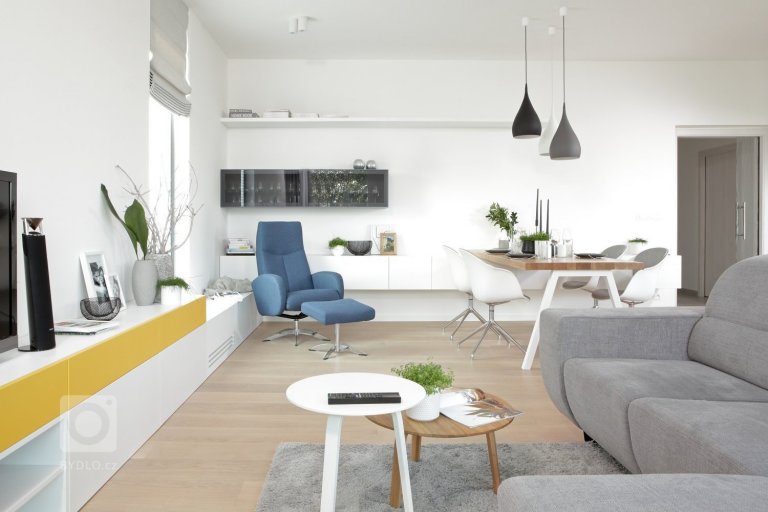 add picture to album