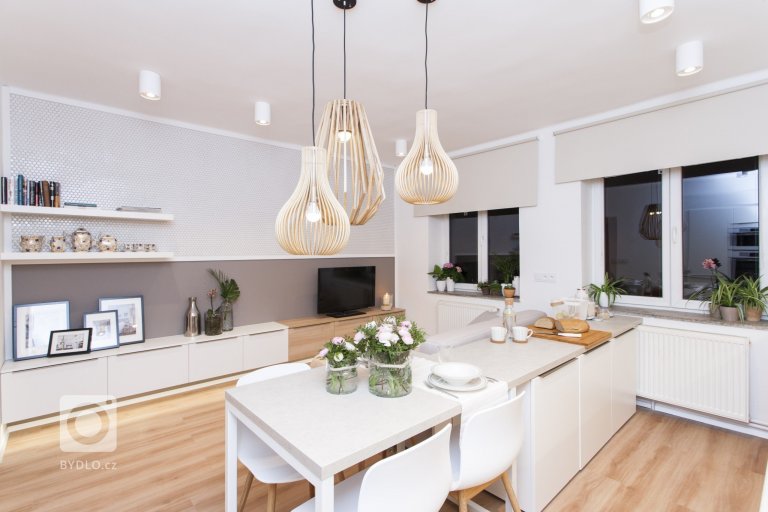 add picture to album