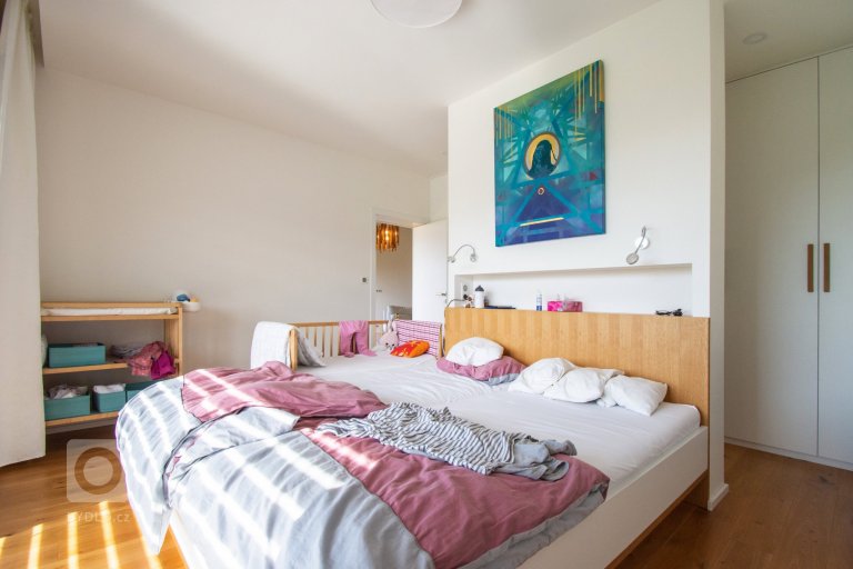 add picture to album