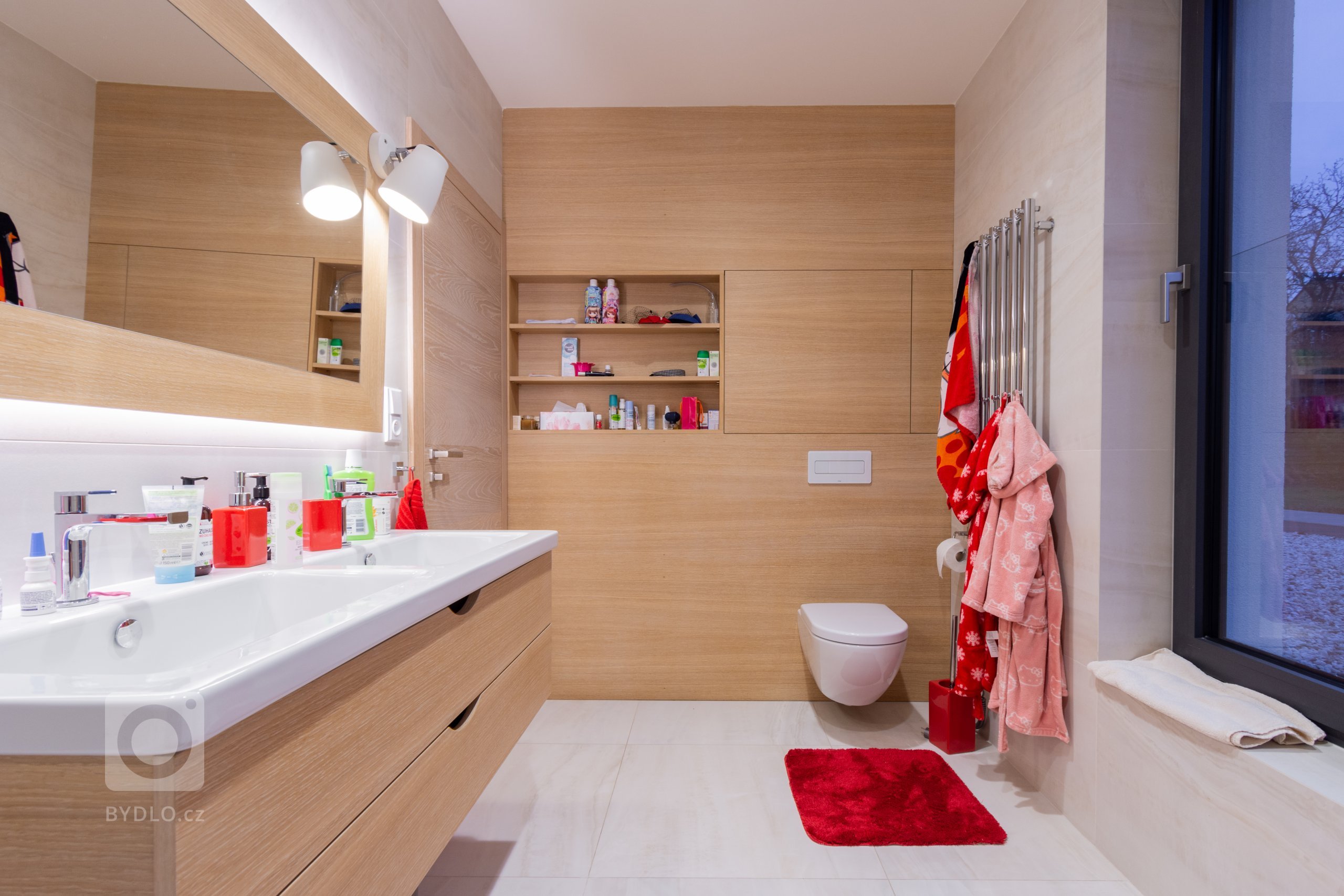 Pozemek se nalézá ve velmi klidné lokalitě Praha-Hloubětín, s dobrým dopravním napojením do centra Prahy, ať už je to vlastní nebo hromadná doprava. Jižní…