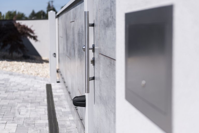 add picture to album