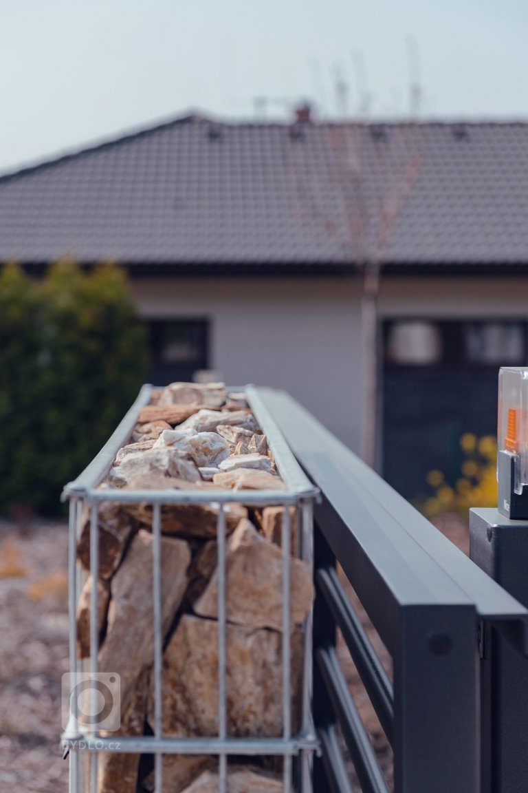 add picture to album