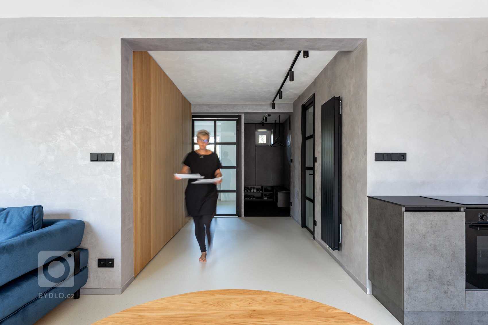 Architektka: Jitka Macáková
Rekonstrukce původně 5-ti pokojového bytu z 80. let.&nbsp;ákladem návrhu rekonstrukce je výrazná úprava nevyhovující dispozice,…