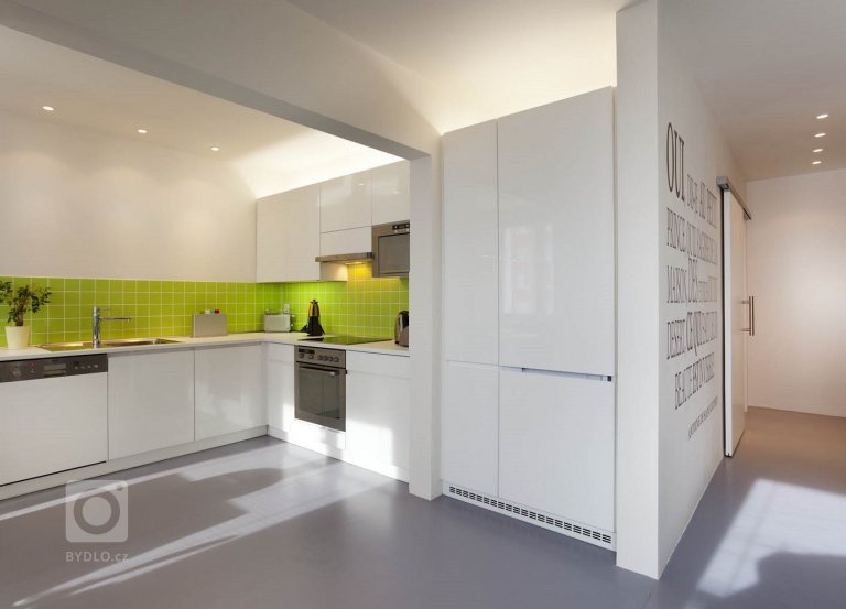 Pustit se do totální rekonstrukce panelákového bytu se vyplatí tehdy, když je v zajímavé lokalitě a dům samotný už prošel úpravami. To je i případ bytu 4+1 v…