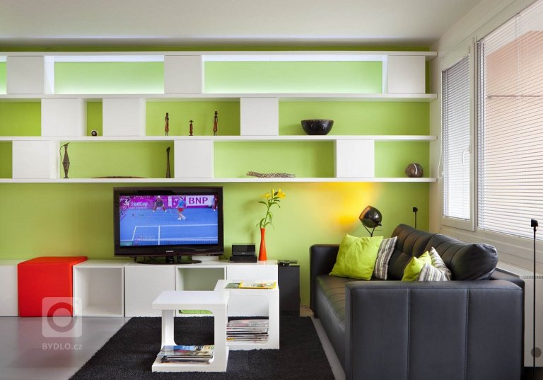 Pustit se do totální rekonstrukce panelákového bytu se vyplatí tehdy, když je v zajímavé lokalitě a dům samotný už prošel úpravami. To je i případ bytu 4+1 v…