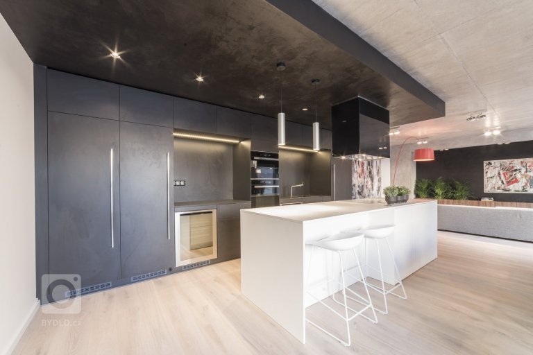 add picture to album