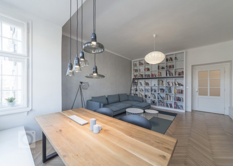 add picture to album