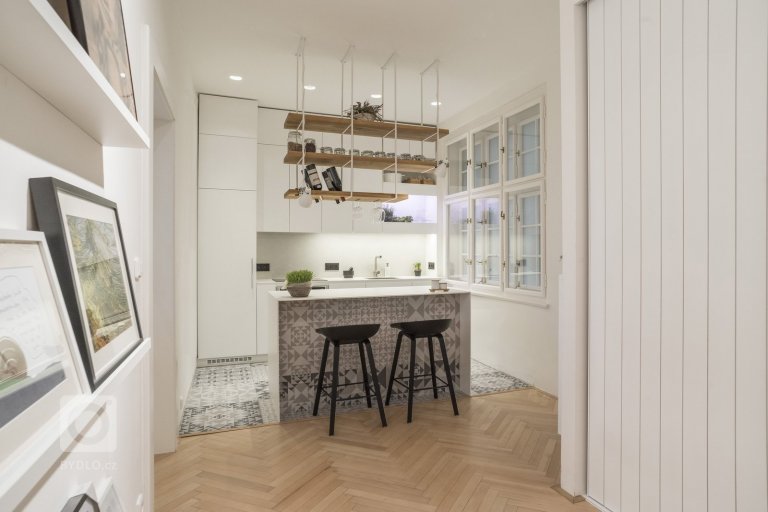 add picture to album