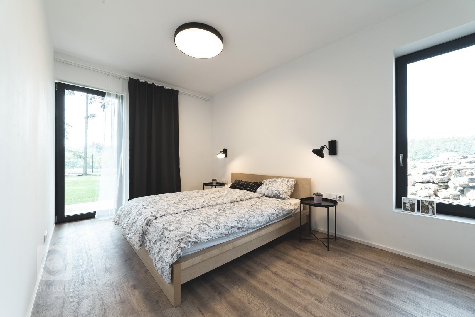 Rodinný dům je navržen jako &bdquo;minimální&ldquo; bydlení pro mladou rodinu s&nbsp; dětmi. Klíčovým faktem bylo zachování, co do největší míry, přírodní…