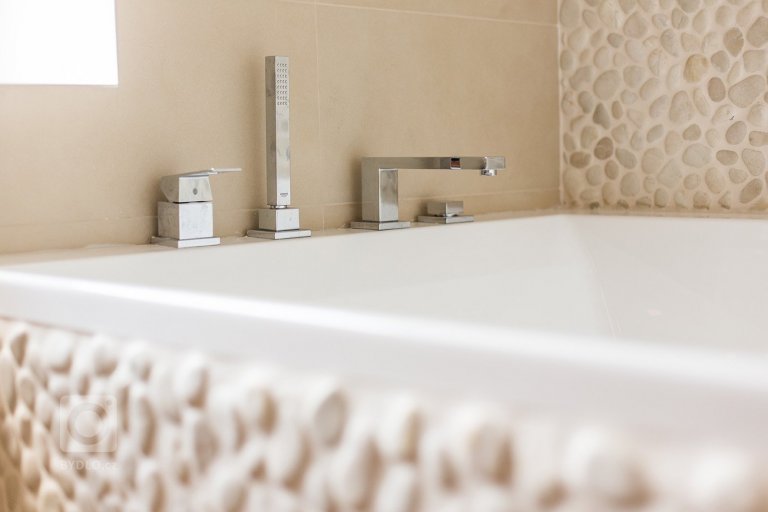 add picture to album