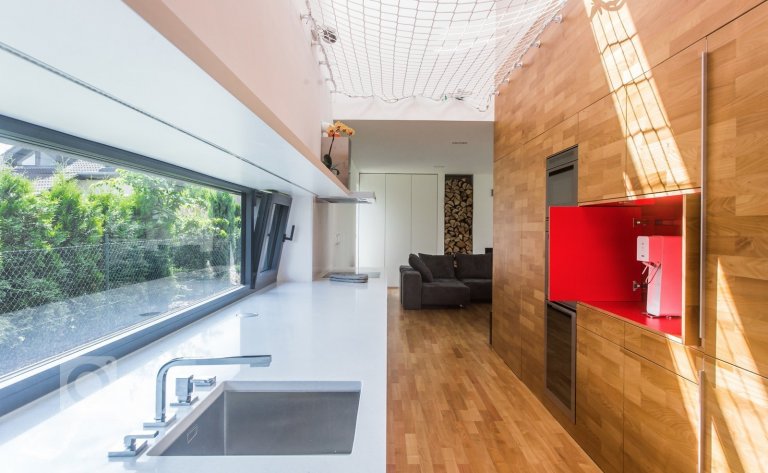 add picture to album