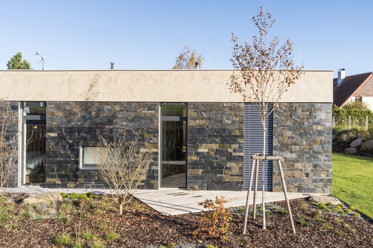 add picture to album