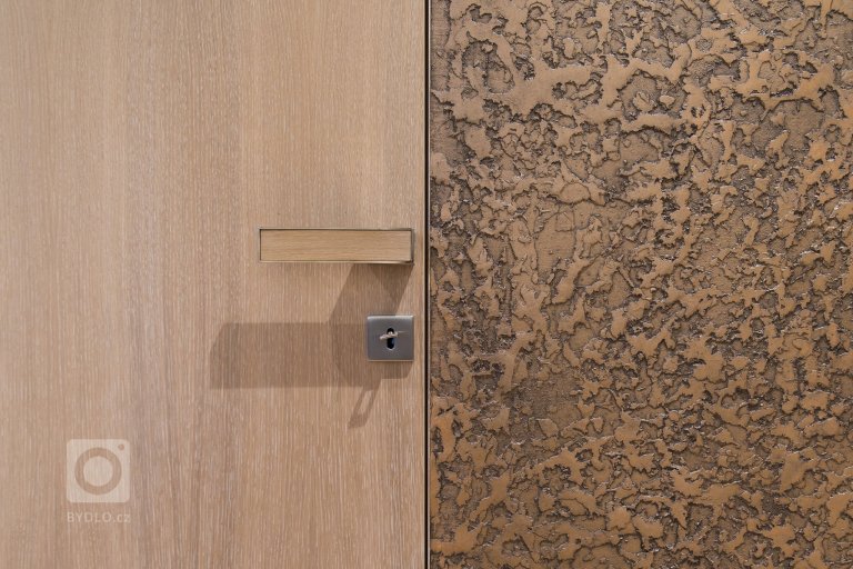 add picture to album