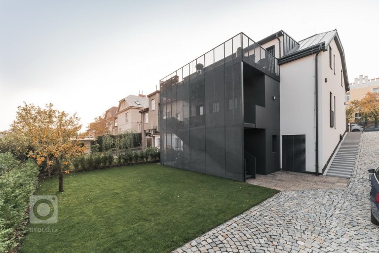 add picture to album