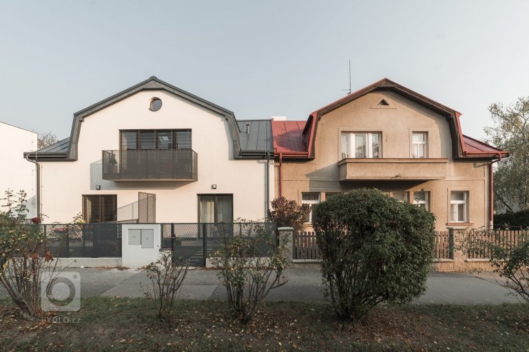 add picture to album