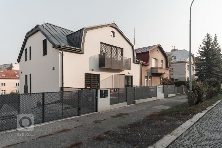 add picture to album