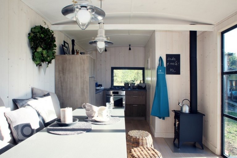 add picture to album