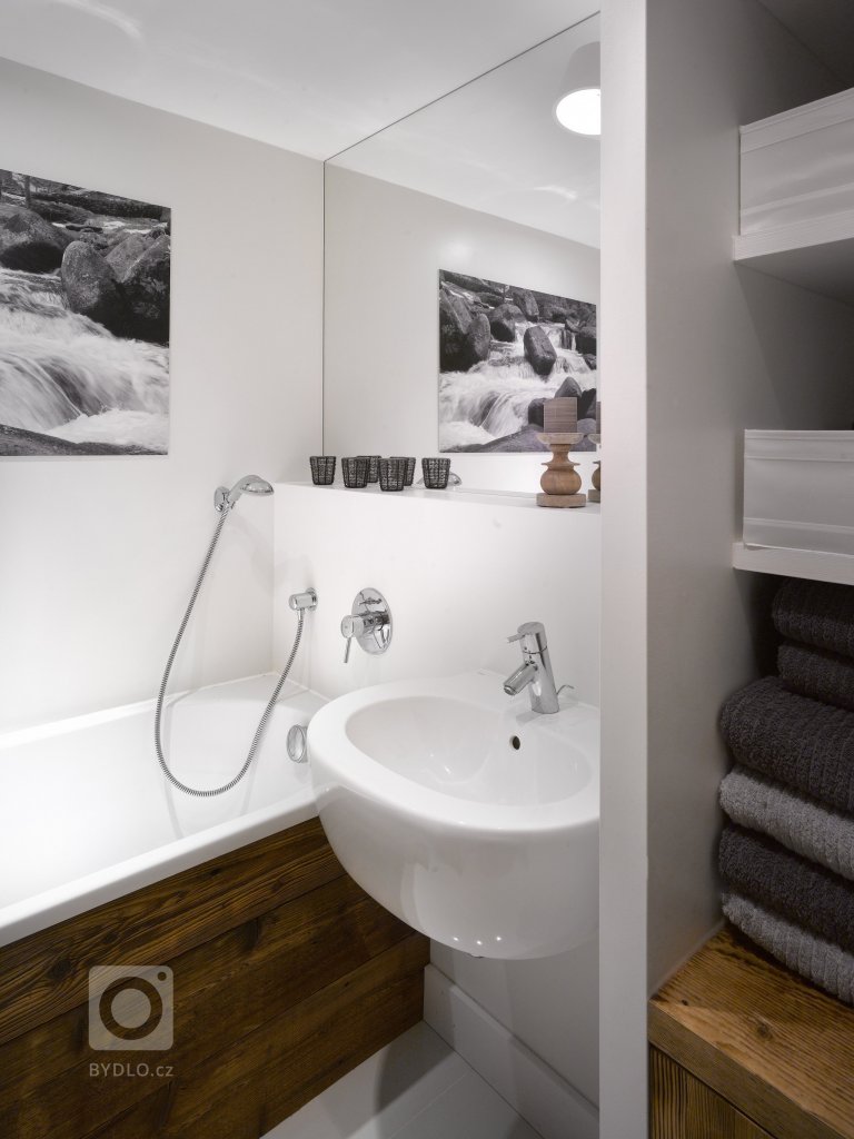 add picture to album