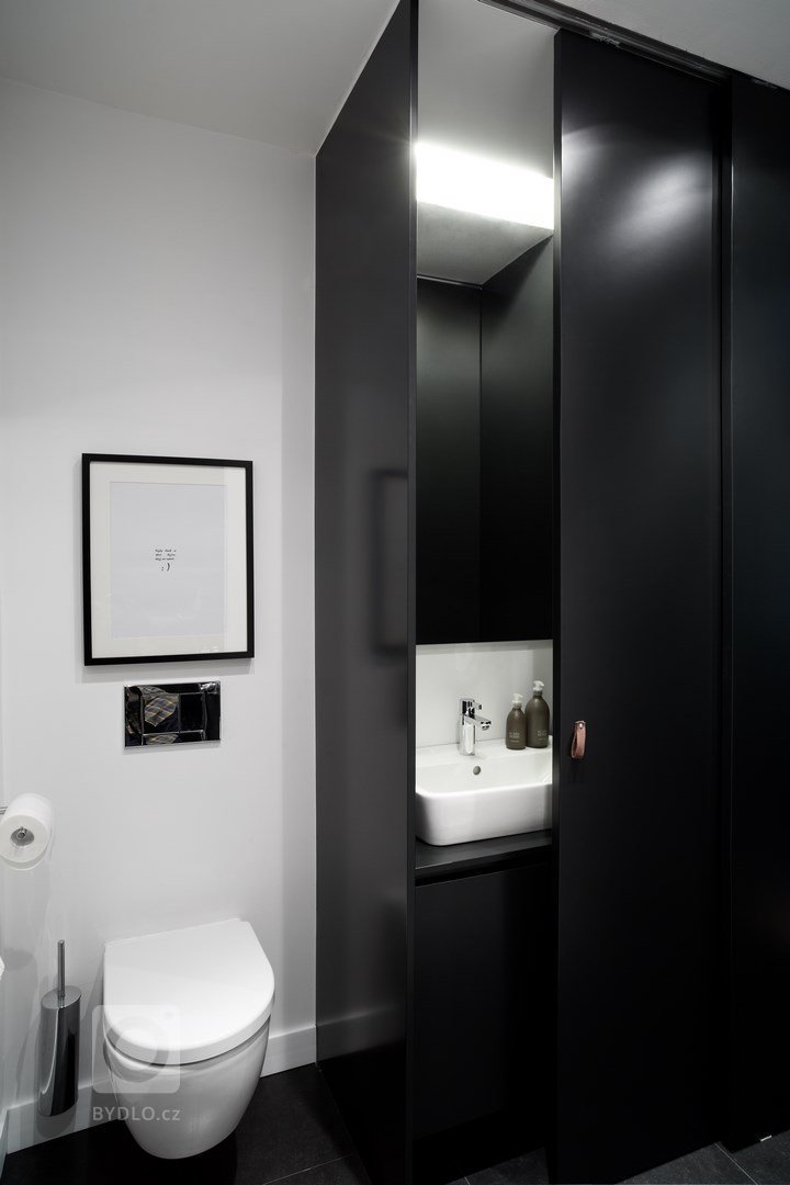 Tento dům je navržen pro lidi s nekonvenčním pohledem na bydlení, pojatý jako bydlení v přírodě. Kompletní návrh a realizace rodinného domu včetně urbanistické…