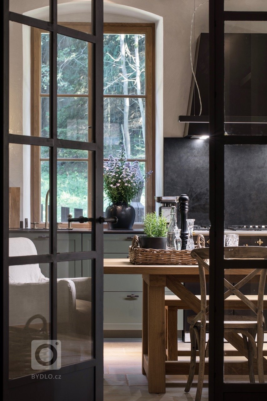 Byla to&nbsp;jedna z nejpříjemnějších zakázek, které jsme doposud měli,&nbsp;rekonstrukce staré hájovny&nbsp;v lesích na severu Čech. Práce, kdy jsme meli…