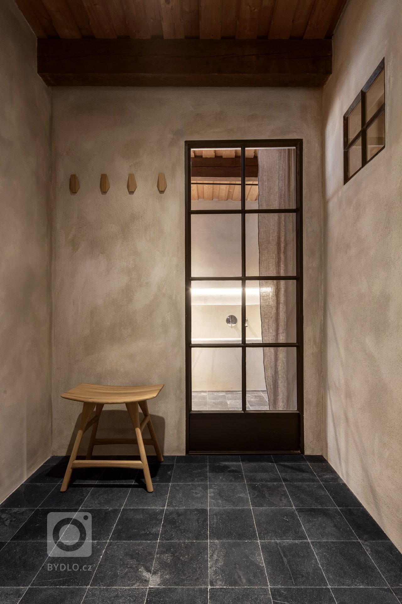 S radostí Vám představujeme náší dokončenou rekonstrukci staré stodoly na Šumavě. Malý, útulný domov s výhledem do smrkových lesů. Kompletní návrh a…