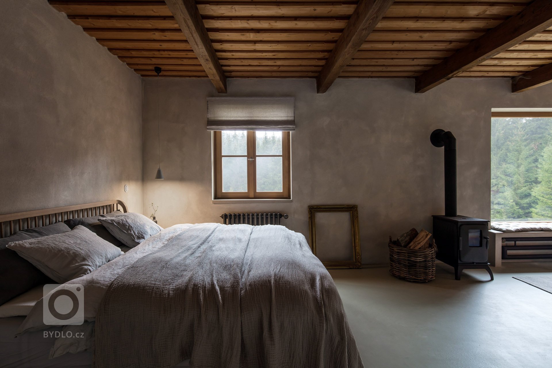 S radostí Vám představujeme náší dokončenou rekonstrukci staré stodoly na Šumavě. Malý, útulný domov s výhledem do smrkových lesů. Kompletní návrh a…