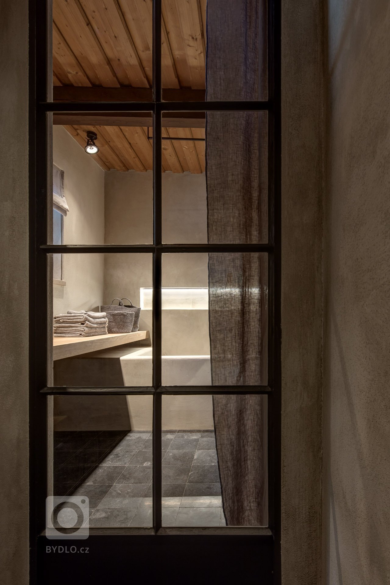 S radostí Vám představujeme náší dokončenou rekonstrukci staré stodoly na Šumavě. Malý, útulný domov s výhledem do smrkových lesů. Kompletní návrh a…