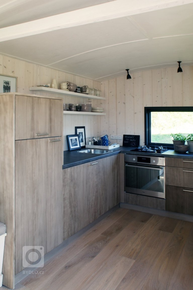 add picture to album