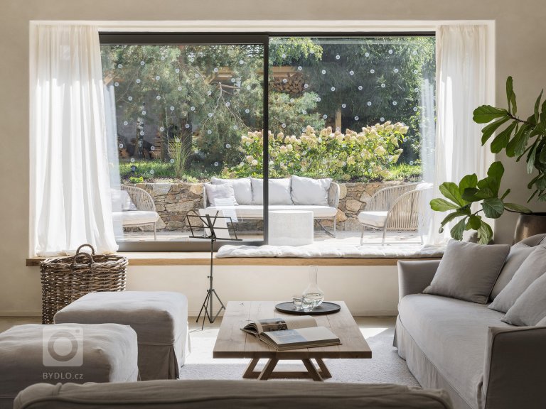 add picture to album