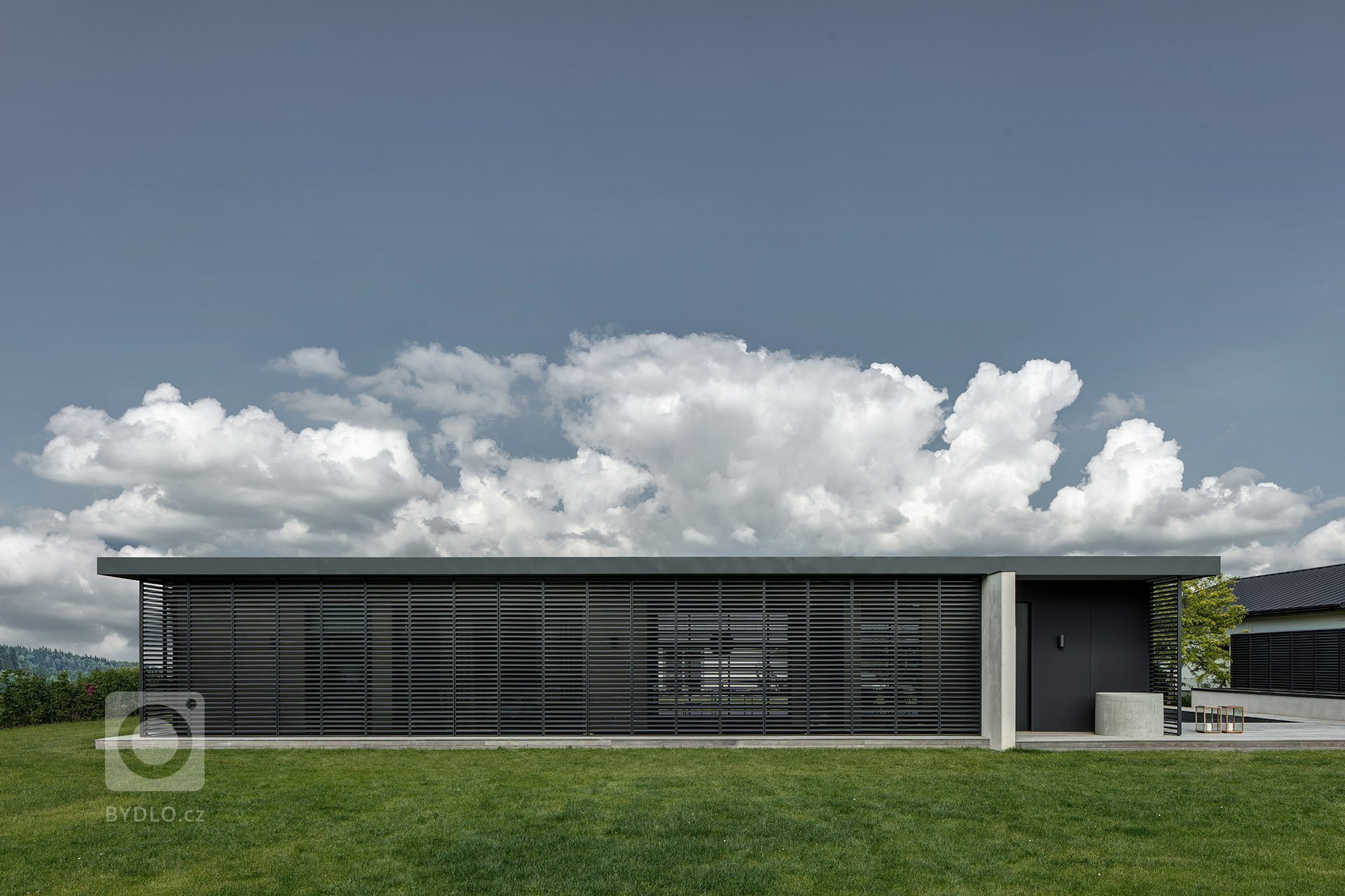 Kompletní návrh a realizace wellness domu včetně urbanistické studie, řešení stavby a dodávky interiéru. Dům byl navržen jako vedlejší stavba k hlavnímu domu s…