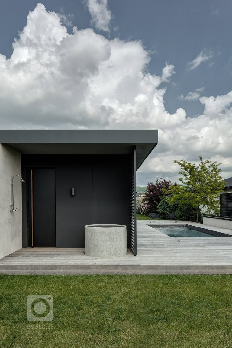 add picture to album