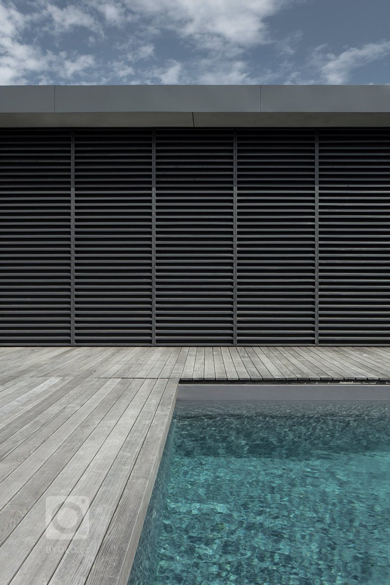 add picture to album