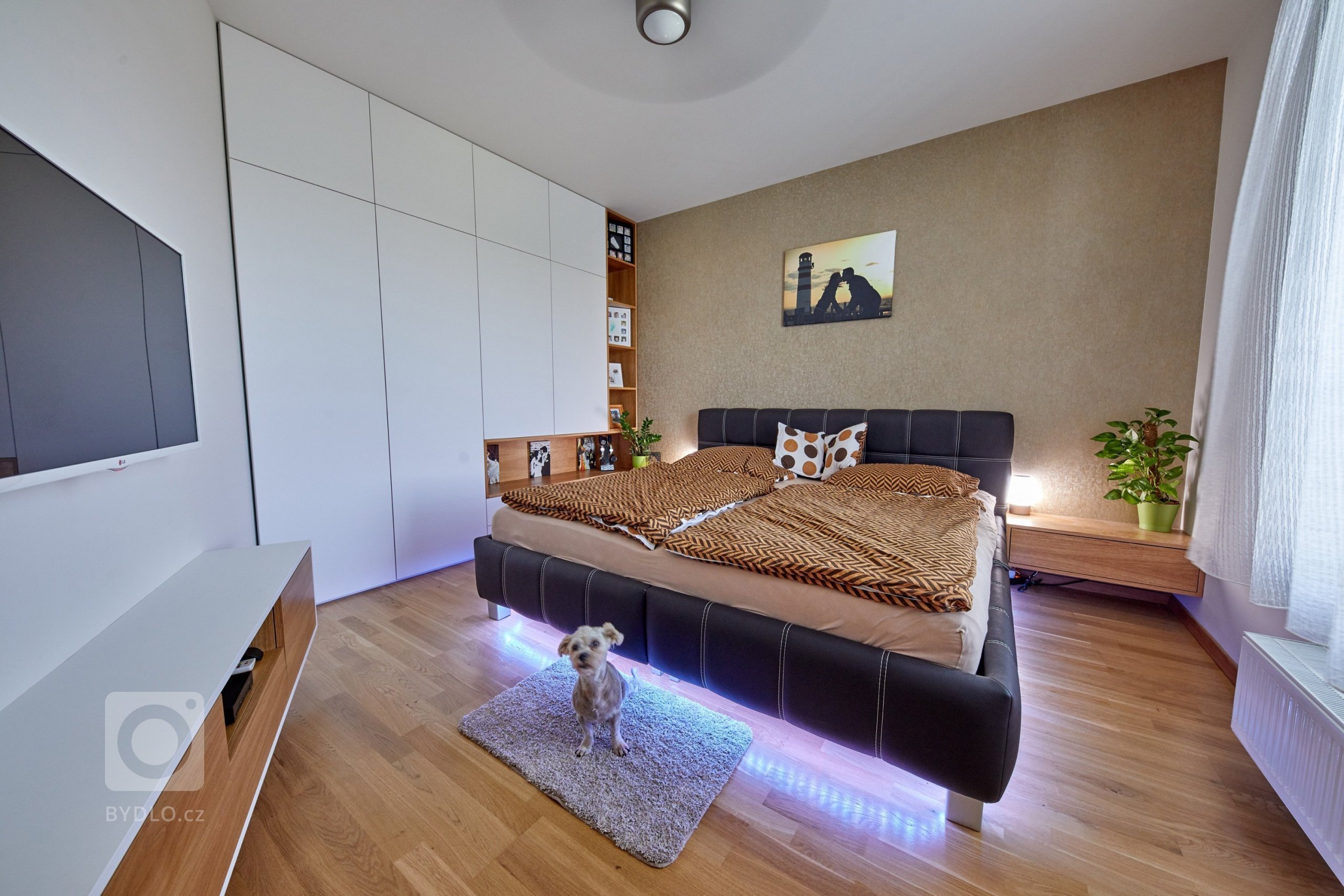 Ďalšia vydarená realizácia interiéru. Tentokrát sa jednalo o byt v Cubicon Gardens v Bratislave.&nbsp; :)

Výnimočné bolo hlavne vyriešenie prepojenia resp.…