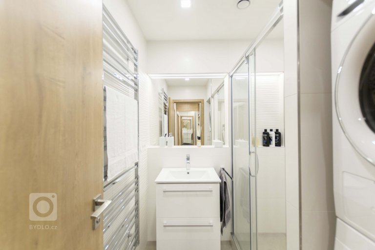 add picture to album