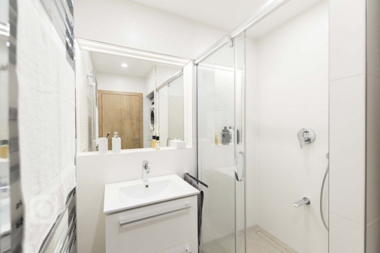 add picture to album