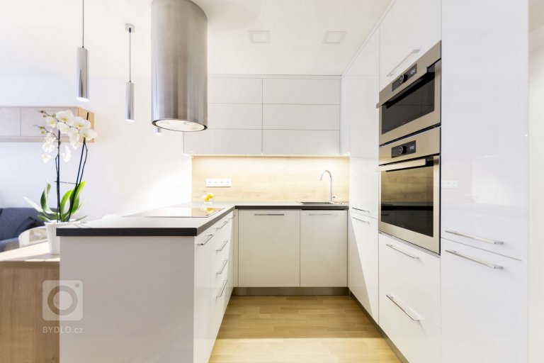 add picture to album