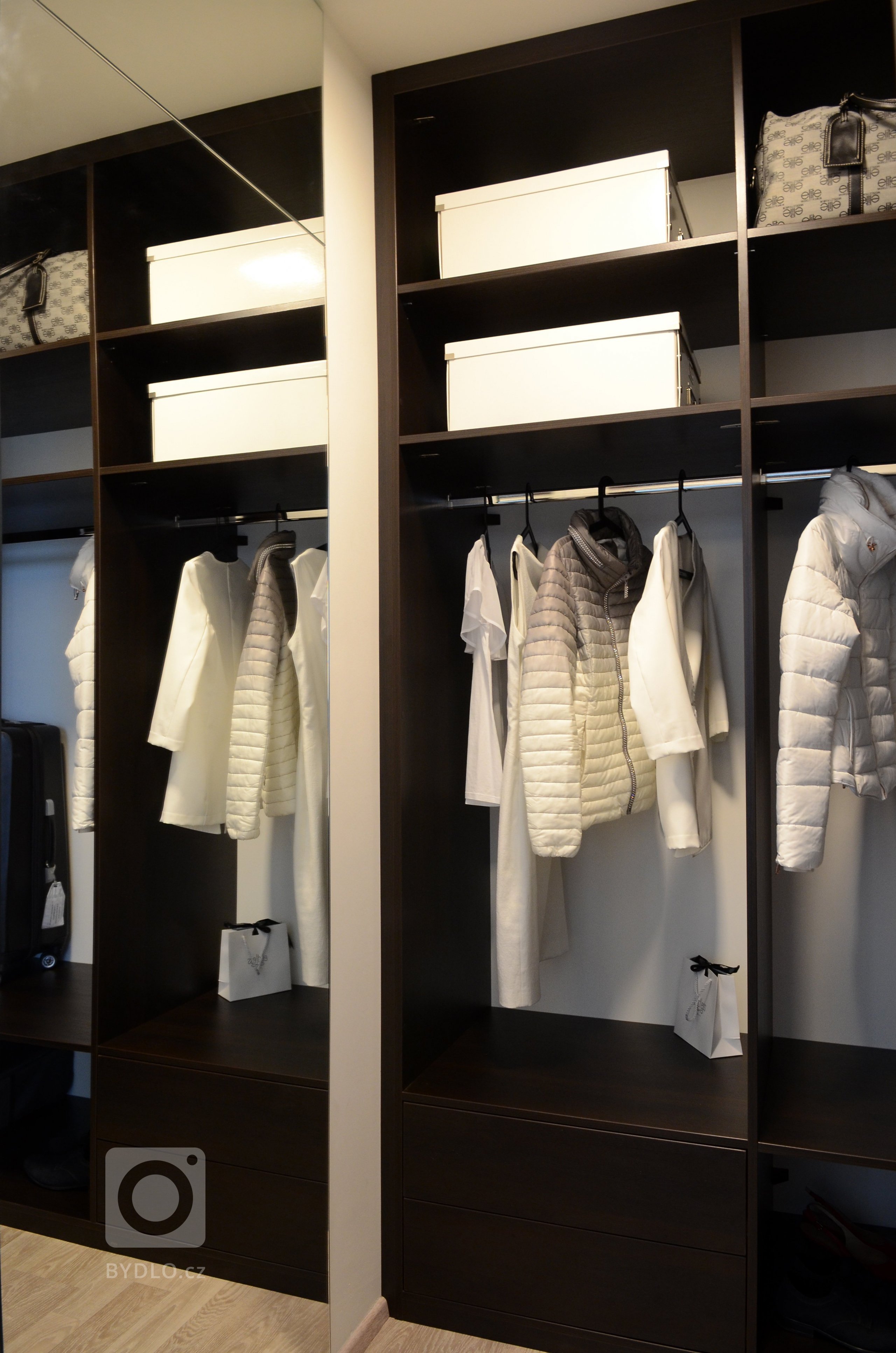 Minimalistický byt v&nbsp;bílé&nbsp;

Už když jsme poprvé viděly plány prostorného bytu s výhledem na brněnskou přehradu, bylo nám jasné, že tento&nbsp…