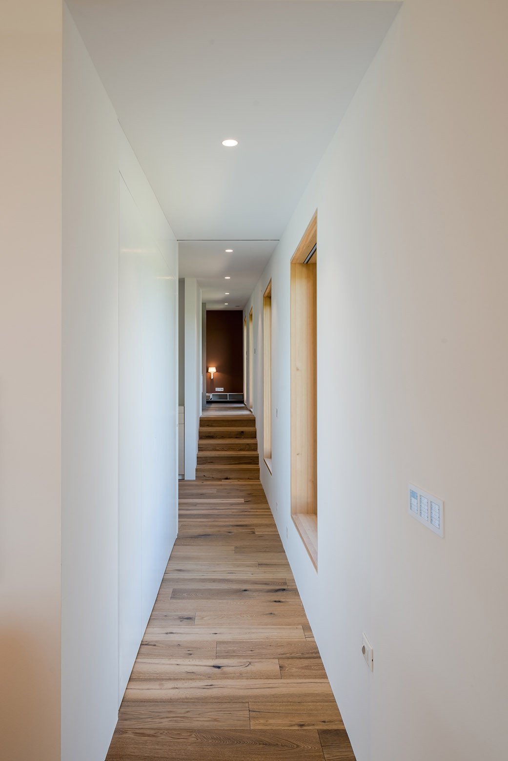 Dům připomínající stodolu