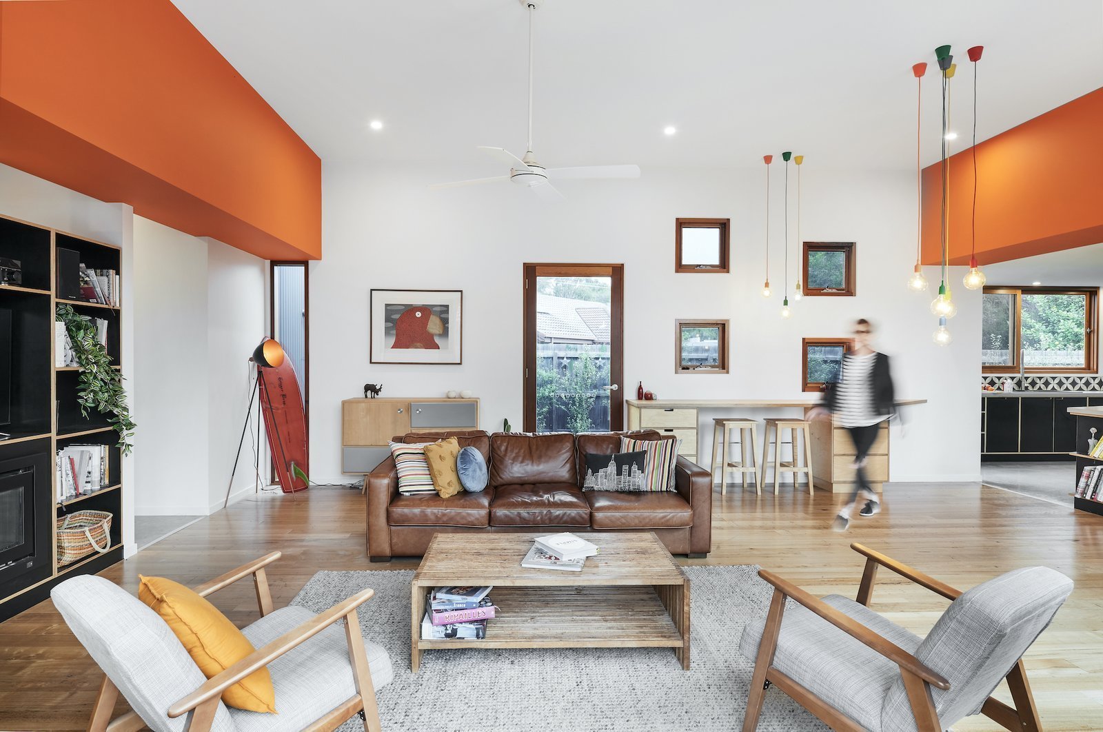 Hravý dům v odvážné kombinaci barev, které nejsou trendy