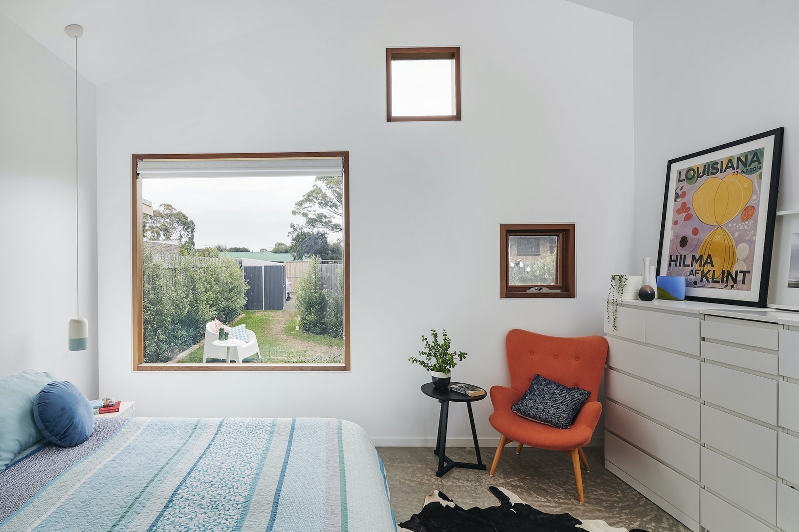 Hravý dům v odvážné kombinaci barev, které nejsou trendy