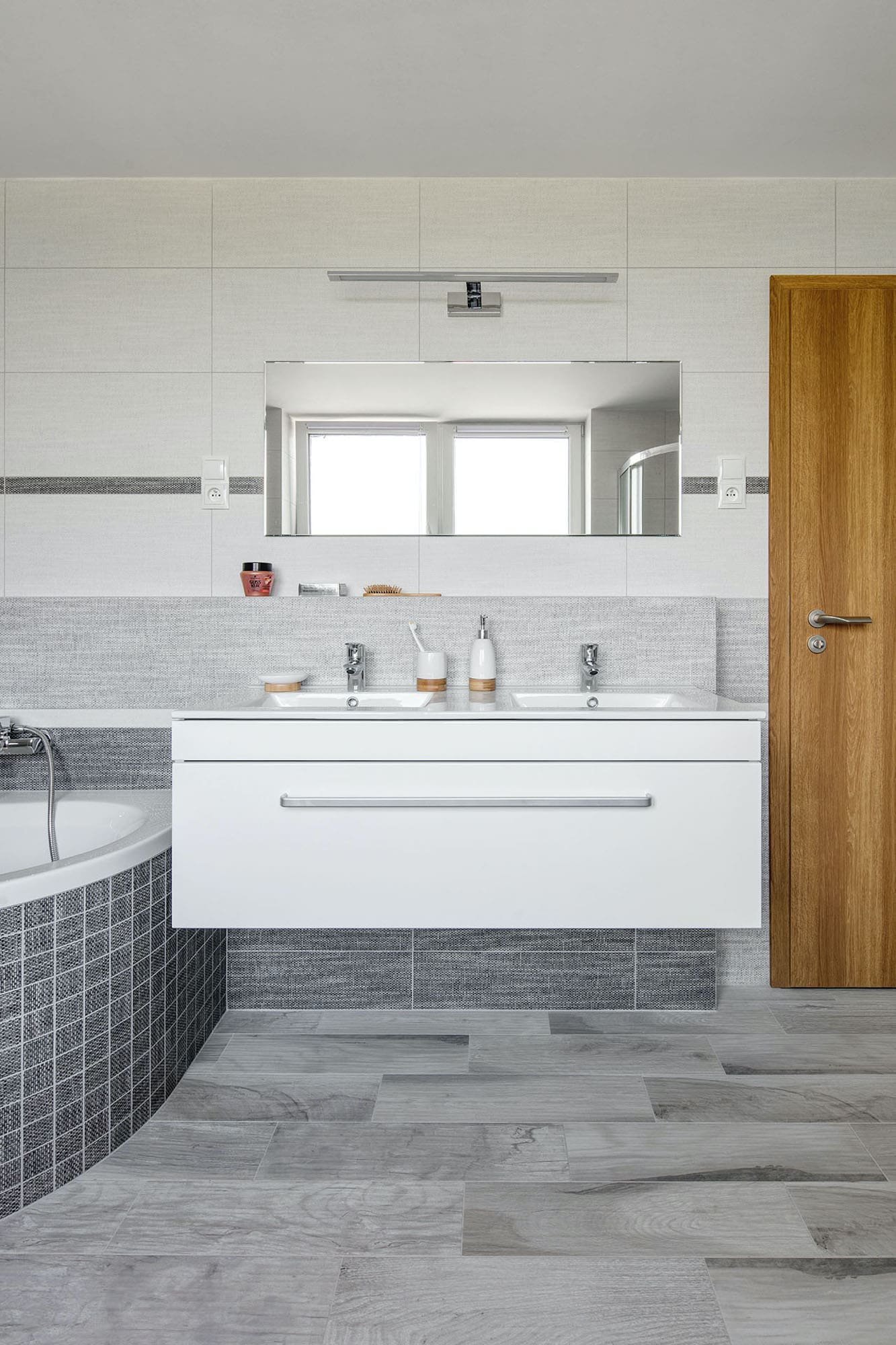 Jak se zbavit plísně v koupelně a jak předcházet jejímu vzniku