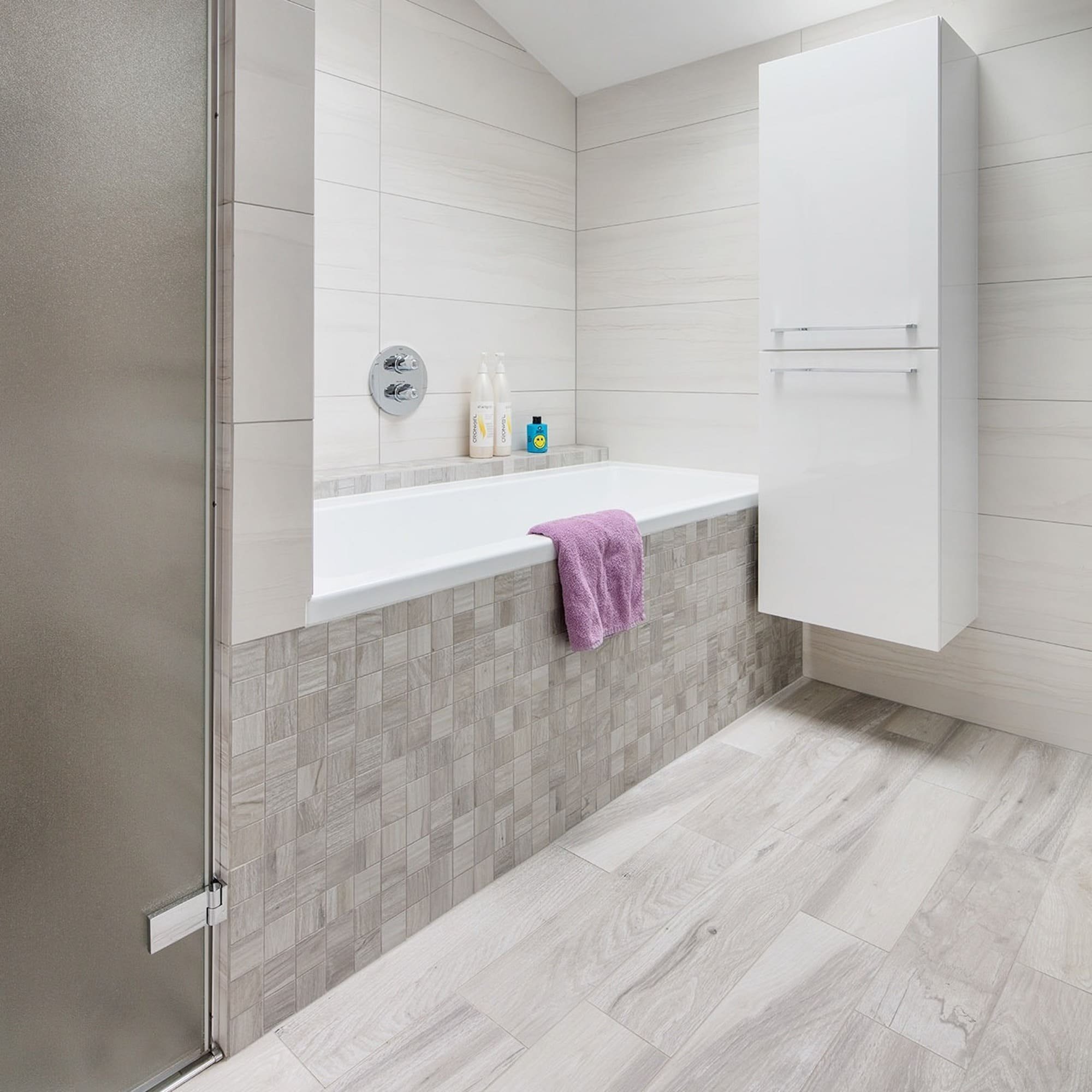 Jak se zbavit plísně v koupelně a jak předcházet jejímu vzniku