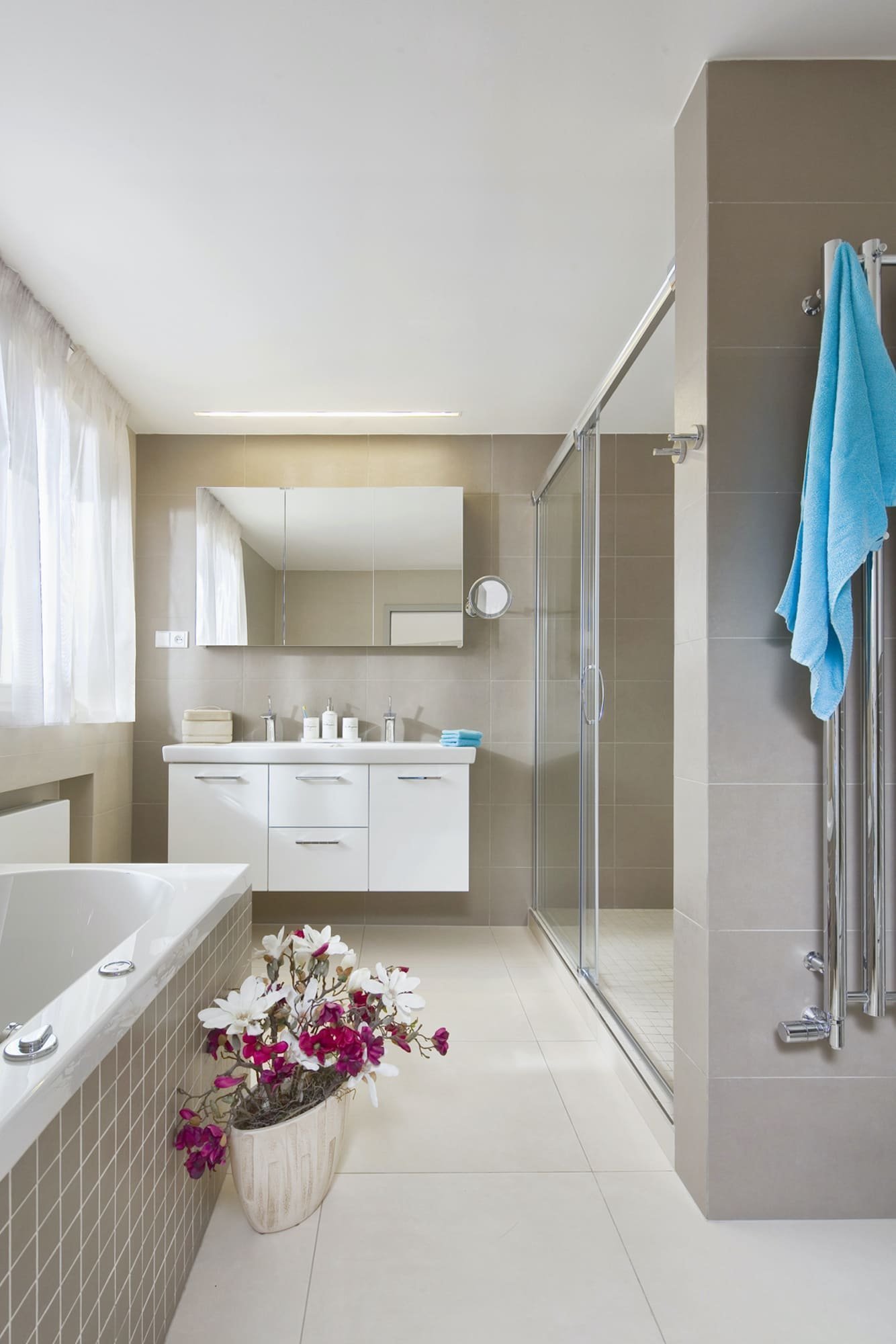 Jak se zbavit plísně v koupelně a jak předcházet jejímu vzniku