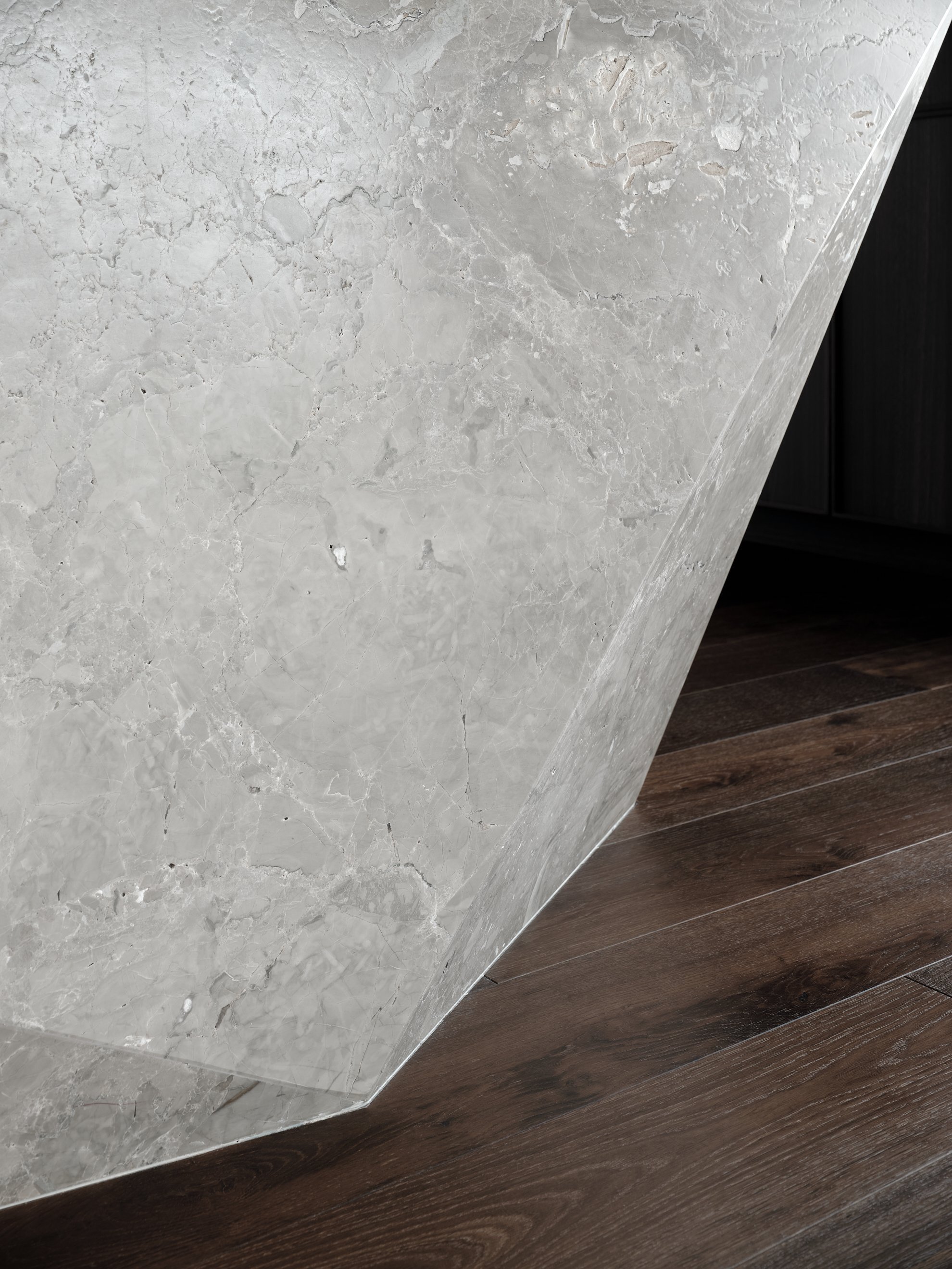 Moderní alpský dům v šindelovém plášti