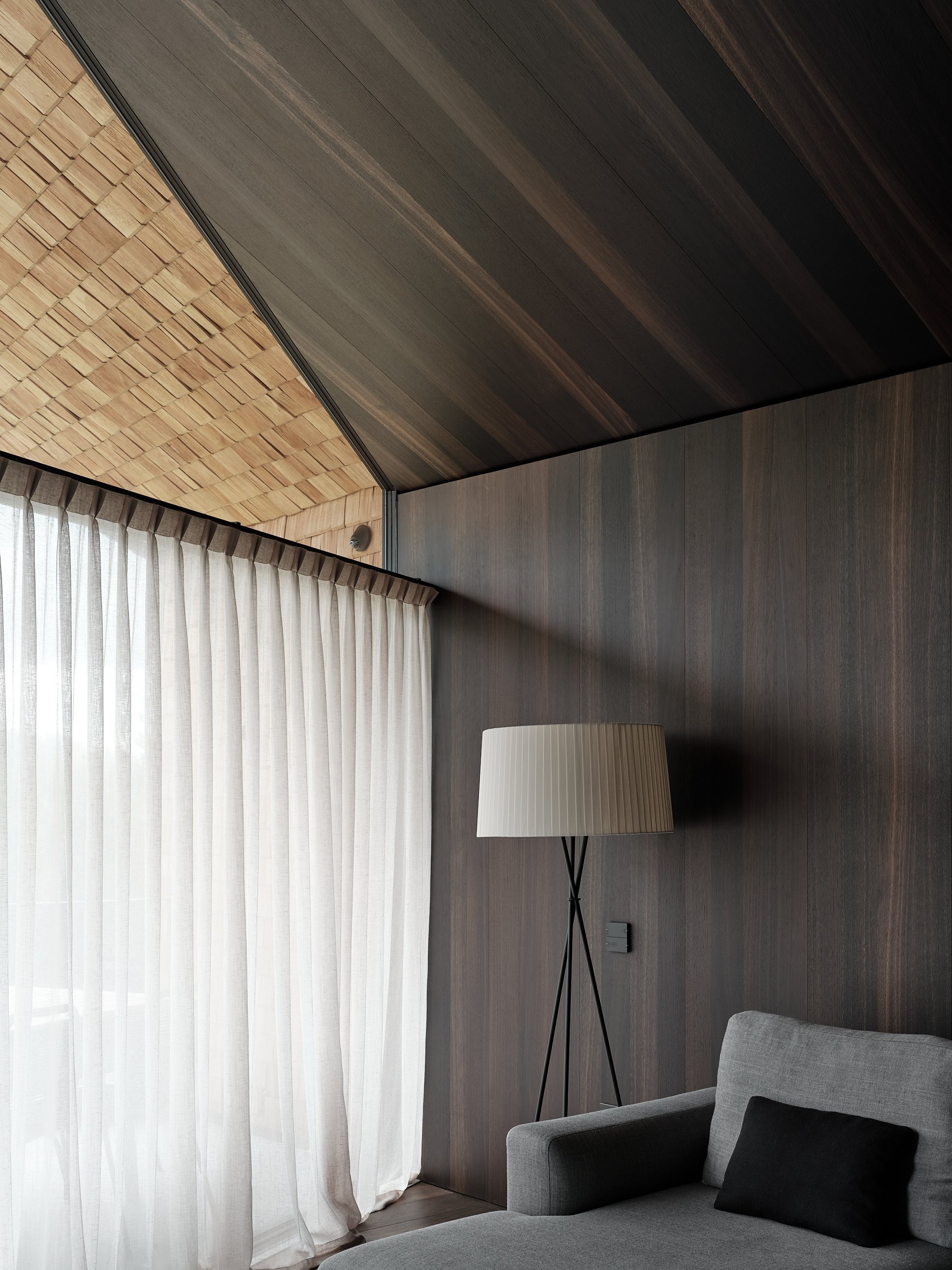 Moderní alpský dům v šindelovém plášti