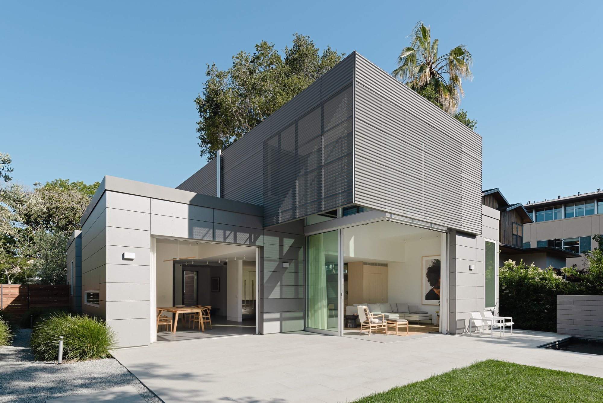 Moderní dům plný umění